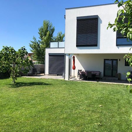 Das Haus In Jois Luaran gambar
